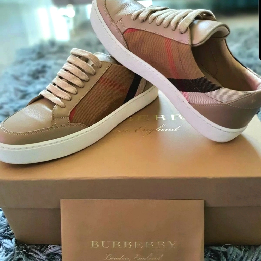 Burberry Beige Salmond Sneakers PERFECT FW20